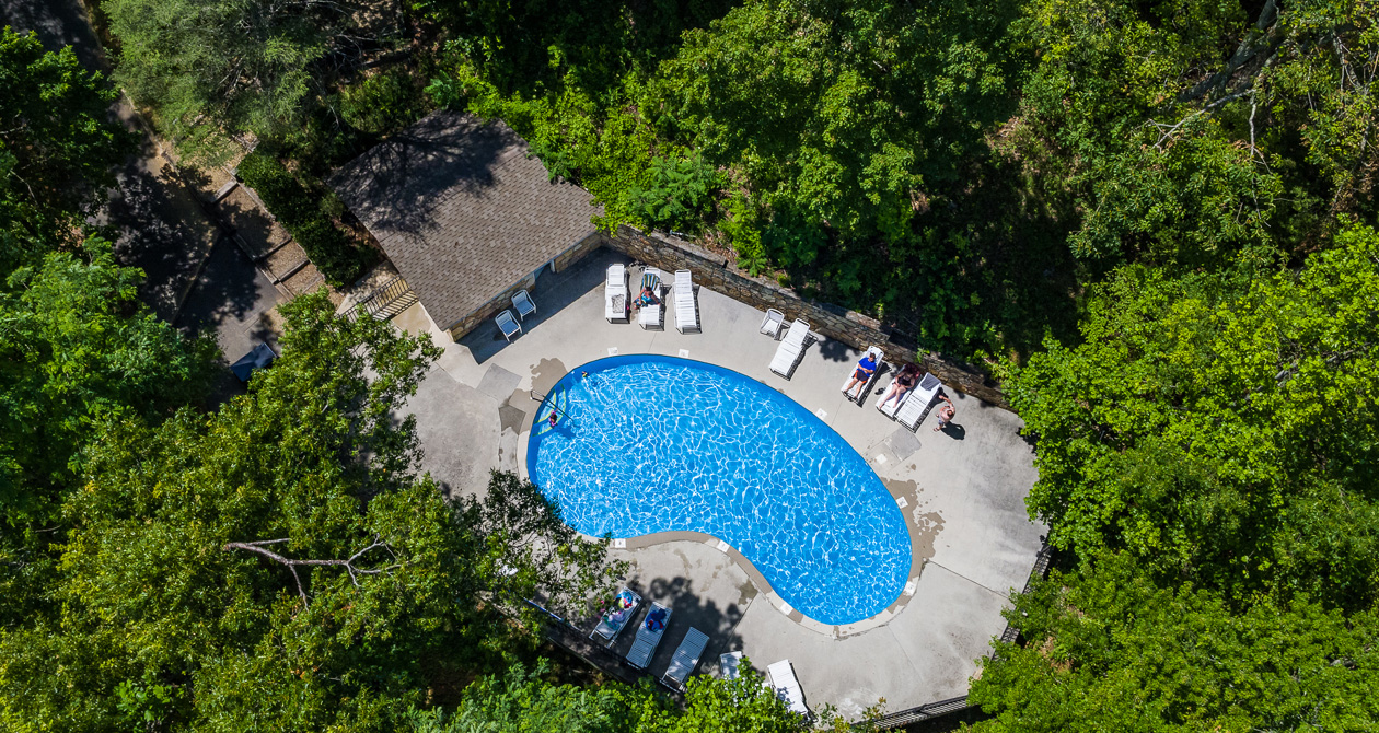 Birds eye view of Cobbly Nob Cabin Rental